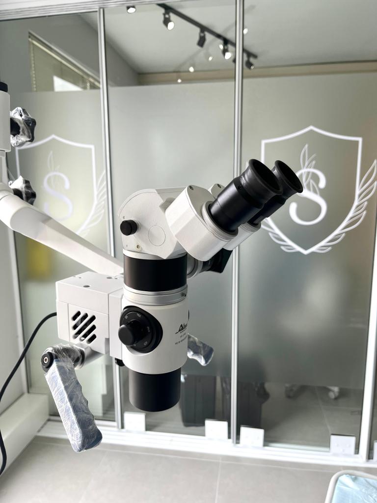 Microscopio para canal e endodontia